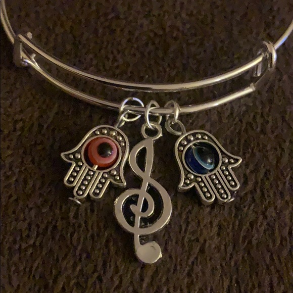 *NEW*. Dangle Bracelet - Picture 3 of 3